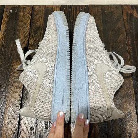 Nike Size 4.5 kids/Size 6 Women’s - Picture 3 of 6